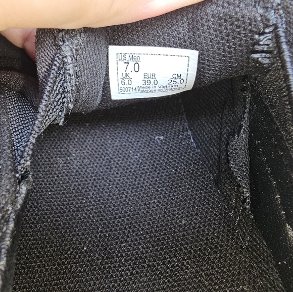 All black vans slip on, skateboarding pop Cush insole,great like new shape - Picture 2 of 5